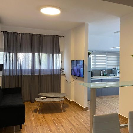 Rousso'S House Apartment เอลัต ภายนอก รูปภาพ